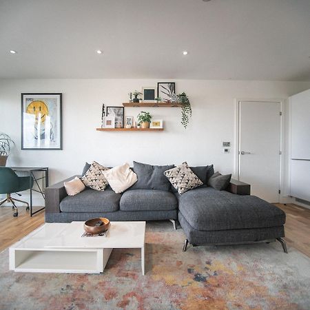 Stunning Riverside View Apartment, Near Canary Wharf & O2 Londra Dış mekan fotoğraf