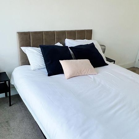 Stunning Riverside View Apartment, Near Canary Wharf & O2 Londra Dış mekan fotoğraf