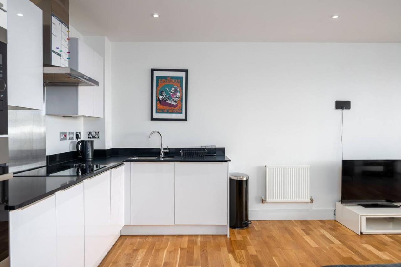 Stunning Riverside View Apartment, Near Canary Wharf & O2 Londra Dış mekan fotoğraf