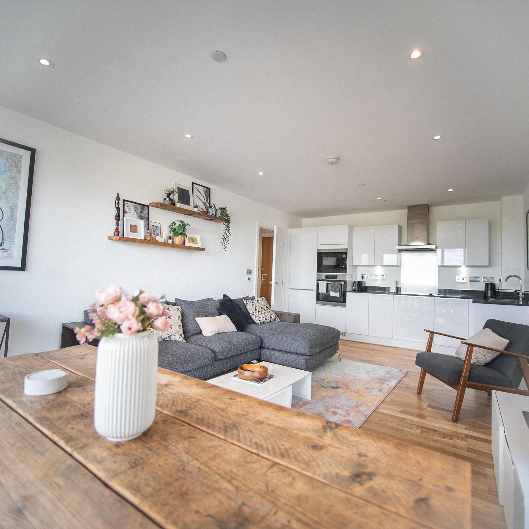 Stunning Riverside View Apartment, Near Canary Wharf & O2 Londra Dış mekan fotoğraf