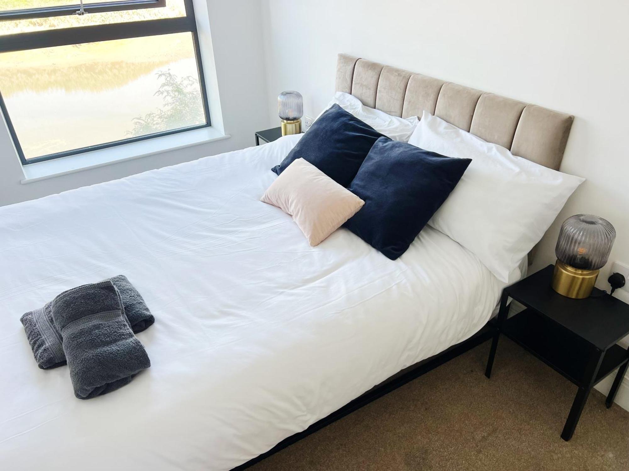 Stunning Riverside View Apartment, Near Canary Wharf & O2 Londra Dış mekan fotoğraf